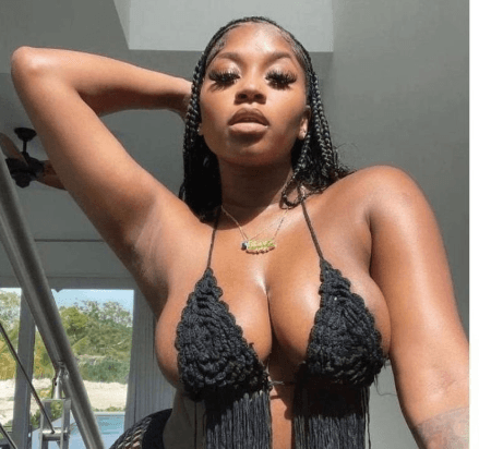 HOT SEXY BIGG TITS LATINA PARTY GIRL