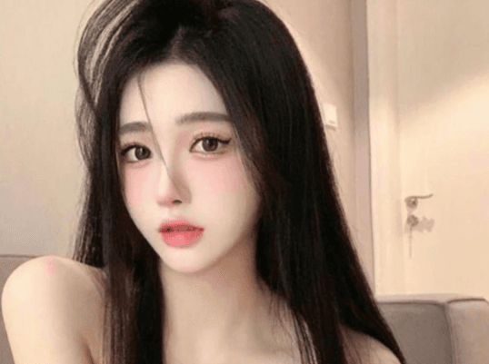 Gorgeous Asian Escort